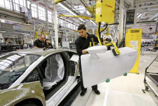 Illustration for article titled El minucioso proceso de construir un Lamborghini, foto a foto